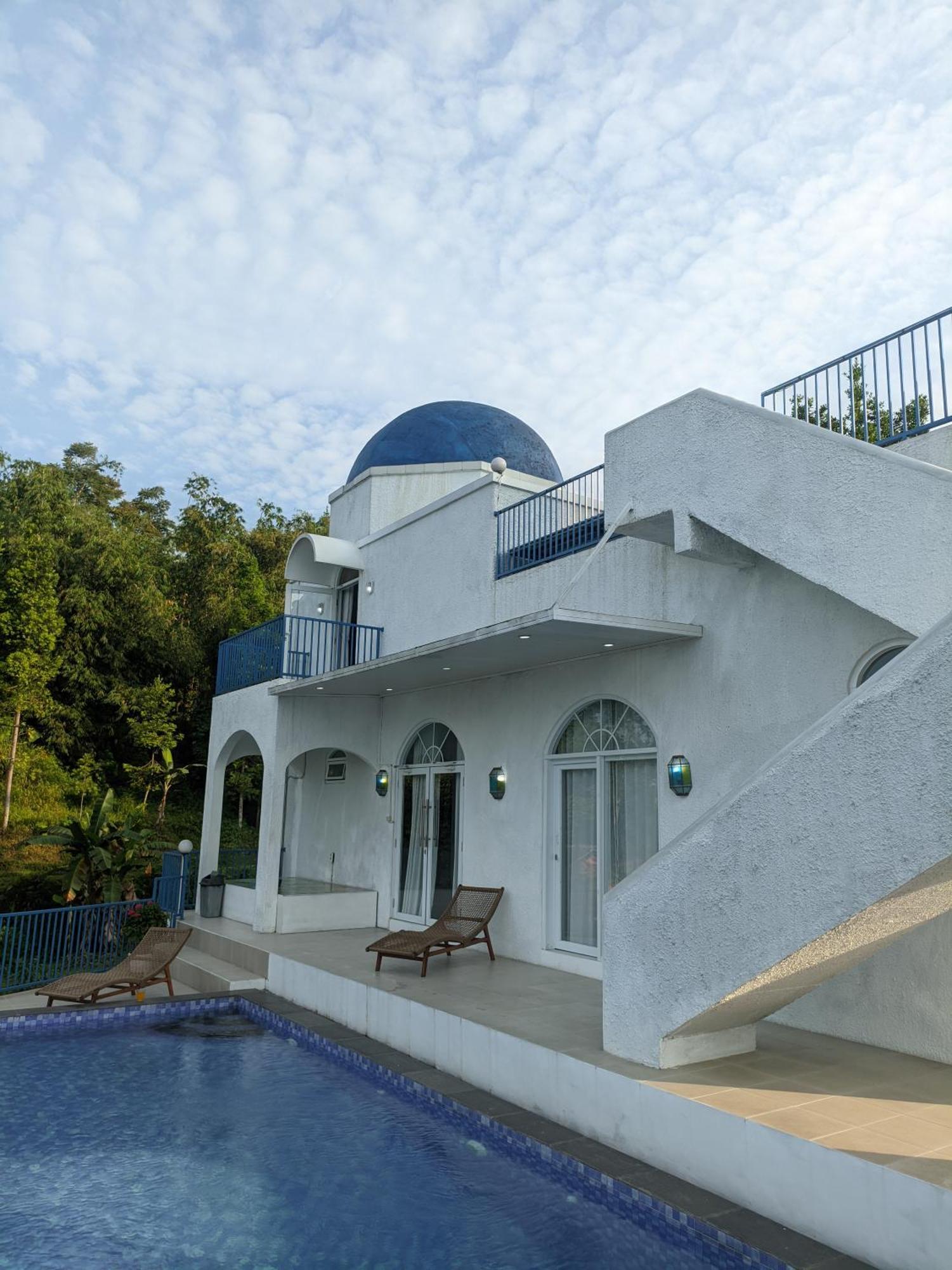 Villa Blue Door, Puncak Pondok Cipaseban Extérieur photo