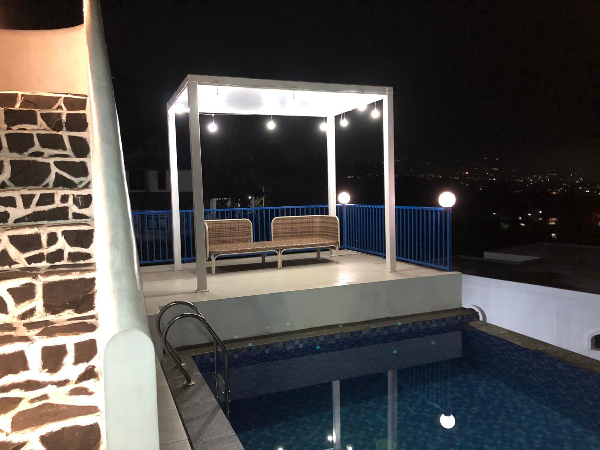 Villa Blue Door, Puncak Pondok Cipaseban Extérieur photo